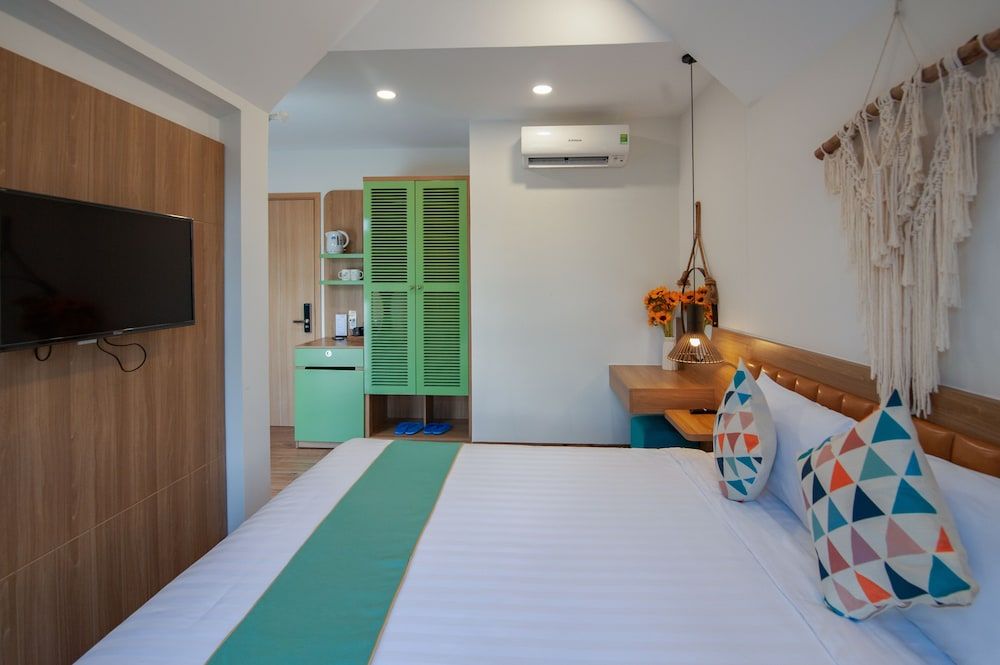 The View Hotel Premium Room 3