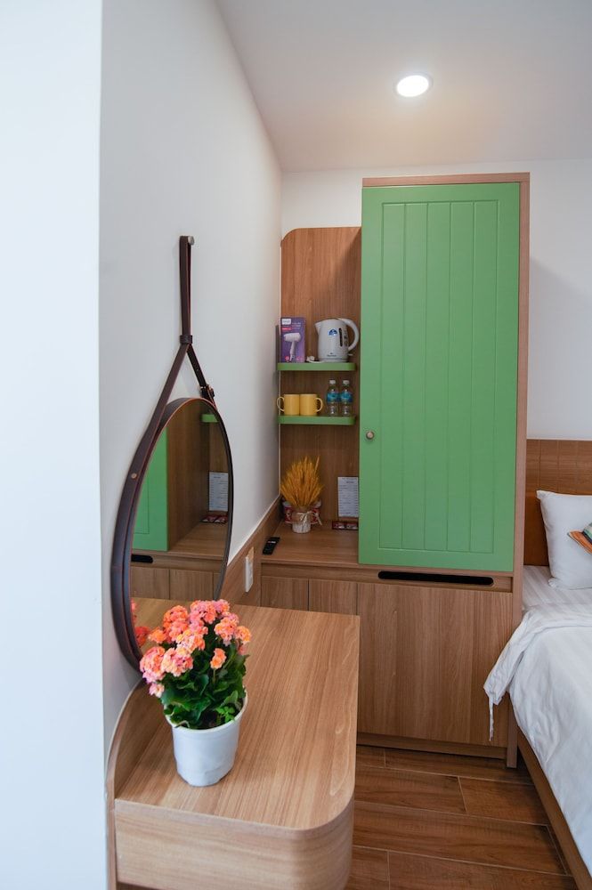 The View Hotel Deluxe Room 8