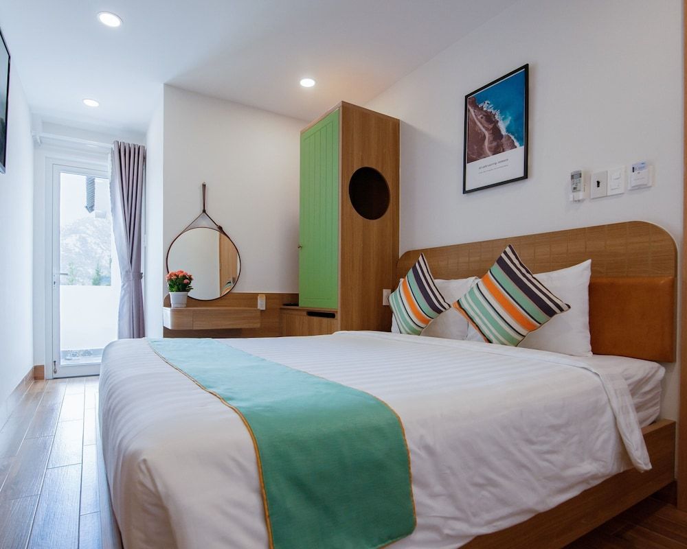 The View Hotel Deluxe Room 5