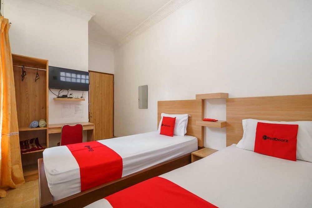 Twin Room (RedDoorz)