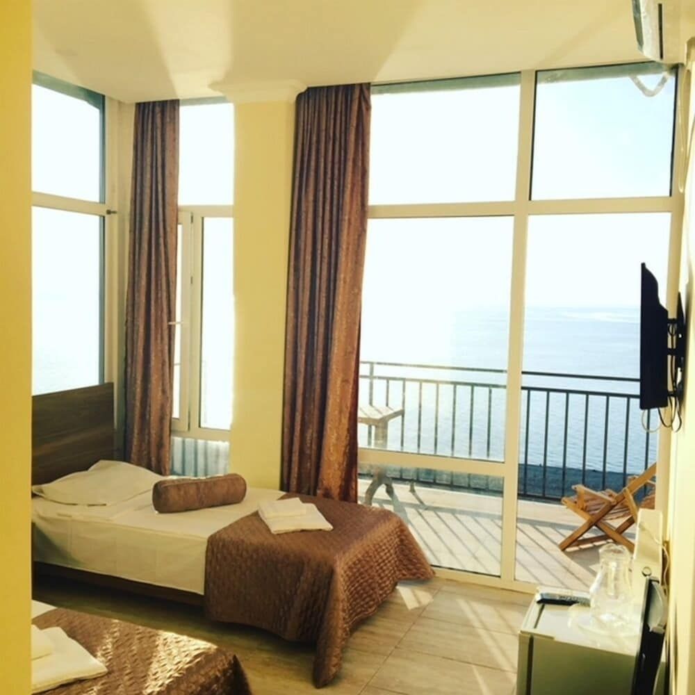 Hotel Guesthouse Lola Twin Room, Sea View 2