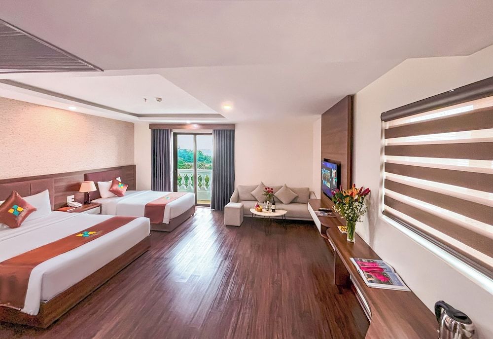 undefined Night Sea Hotel 2