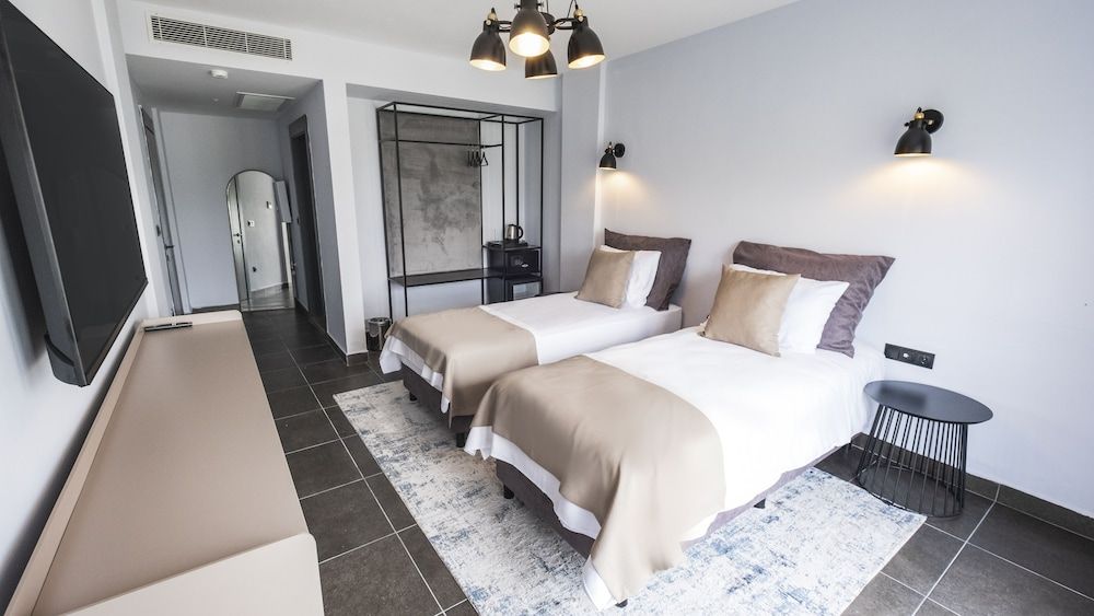 Ortel Inn Iki Ayri Yatakli Oda, Bahce ve Doga Manzarali 2