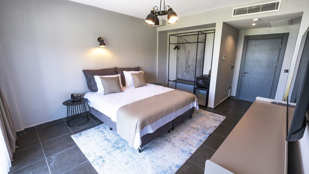 Ortel Inn Cift Kisilik Oda, Bahce ve Deniz Manzarali 3