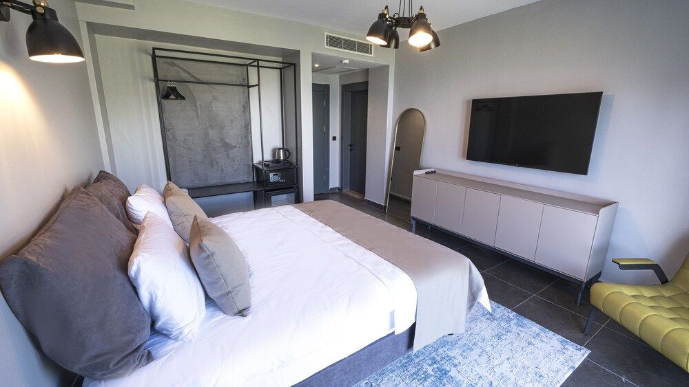 Ortel Inn Cift Kisilik Oda, Bahce ve Deniz Manzarali 4