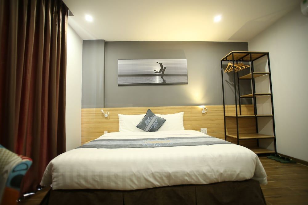 undefined Kingsales Hotel 6