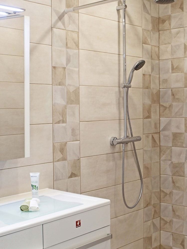 La Ferme de Flo' Double or Twin Room, Accessible, Garden View (COQ - RDC - PMR) 7