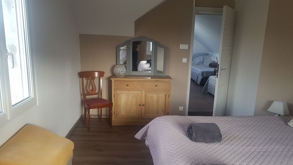 La Ferme de Flo' Double Room, Private Bathroom, Garden View (Vache, baignoire, étage)