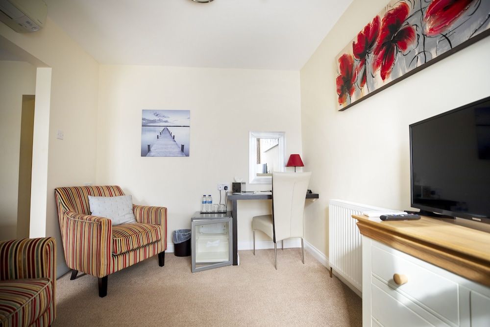 The Briarfields Suite (Room 2) 5