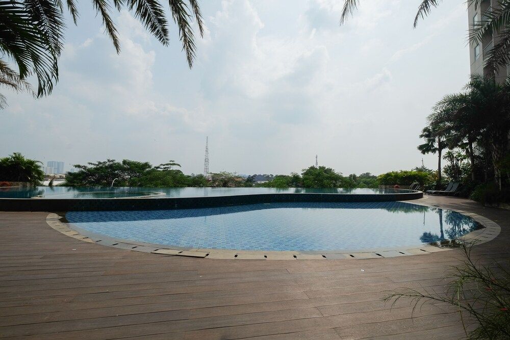 Comfy Studio Mustika Golf Apartment