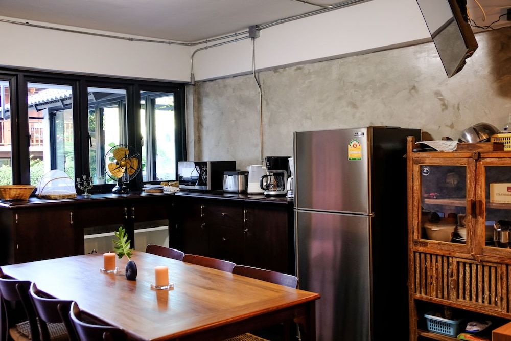 Baan Lung Poshtel - Hostel Mixed Dormitory (Rhino) 7