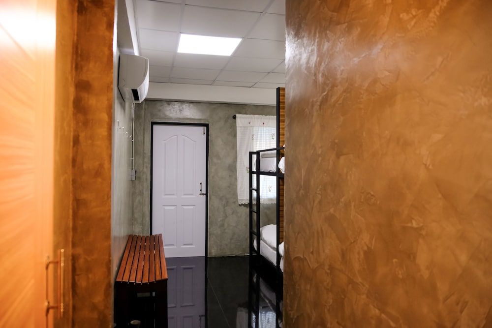 Baan Lung Poshtel - Hostel Mixed Dormitory (Rhino) 3