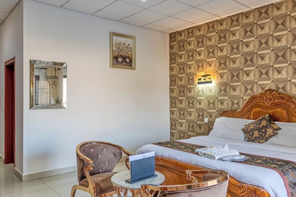 undefined The Crest Lodge 3