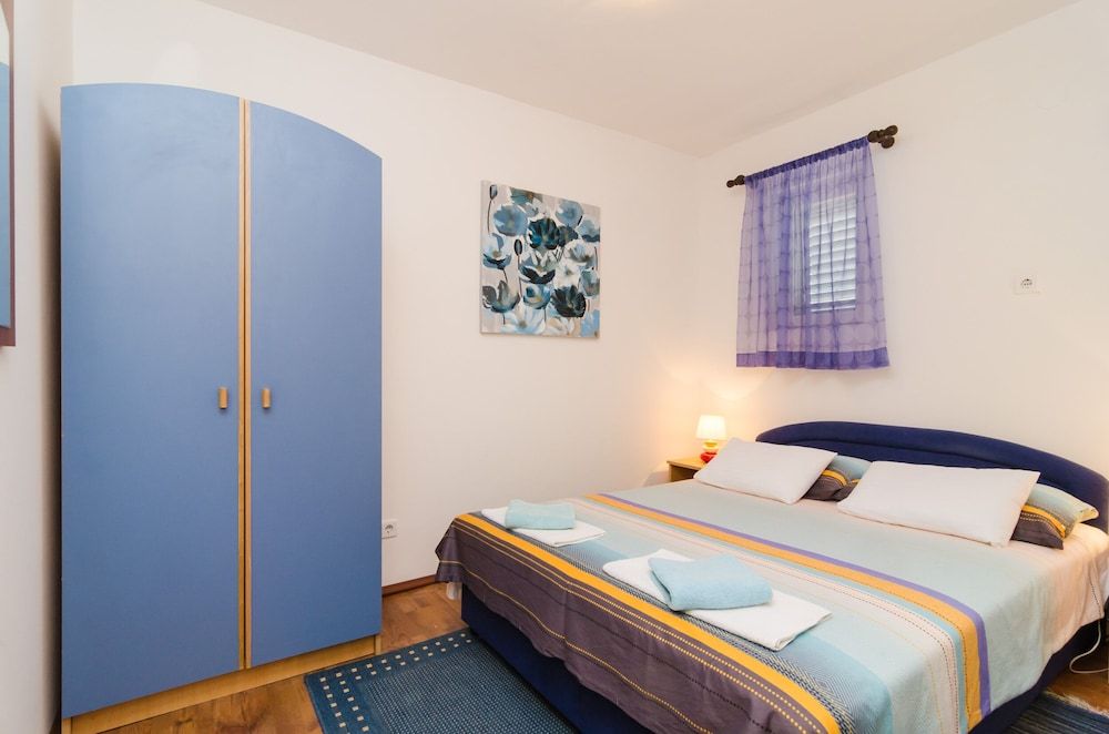 undefined Apartment Adea 6