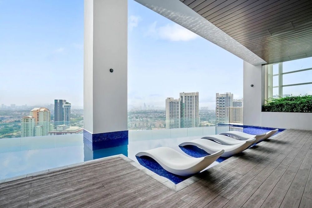 undefined Deluxe2 Paradigm Mall 4