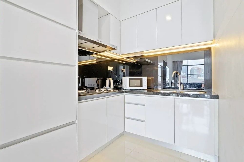 undefined Deluxe2 Paradigm Mall 7