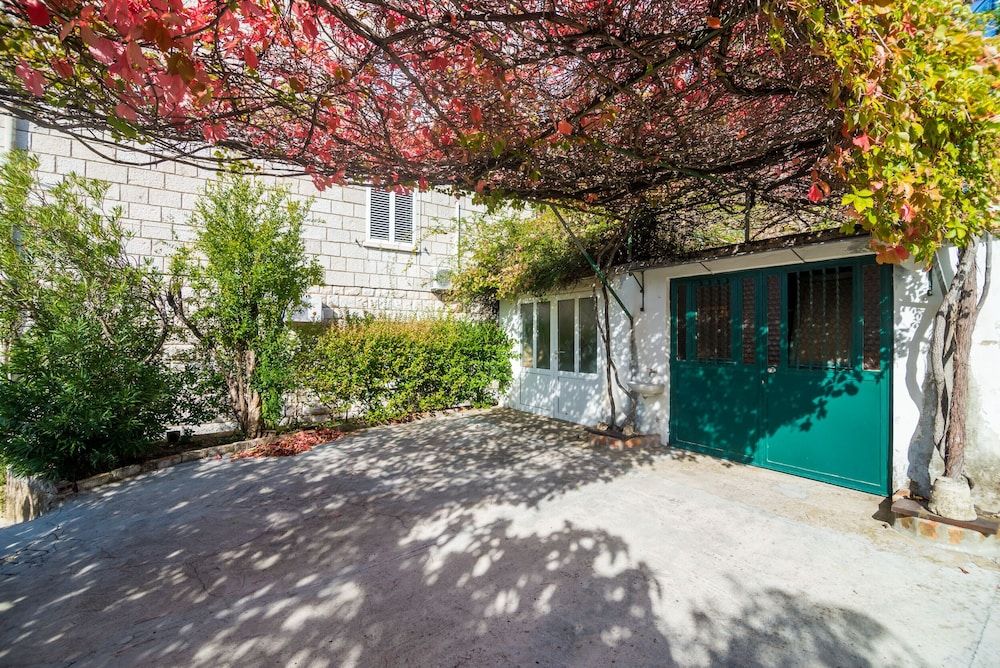 undefined Apartment Zana 3