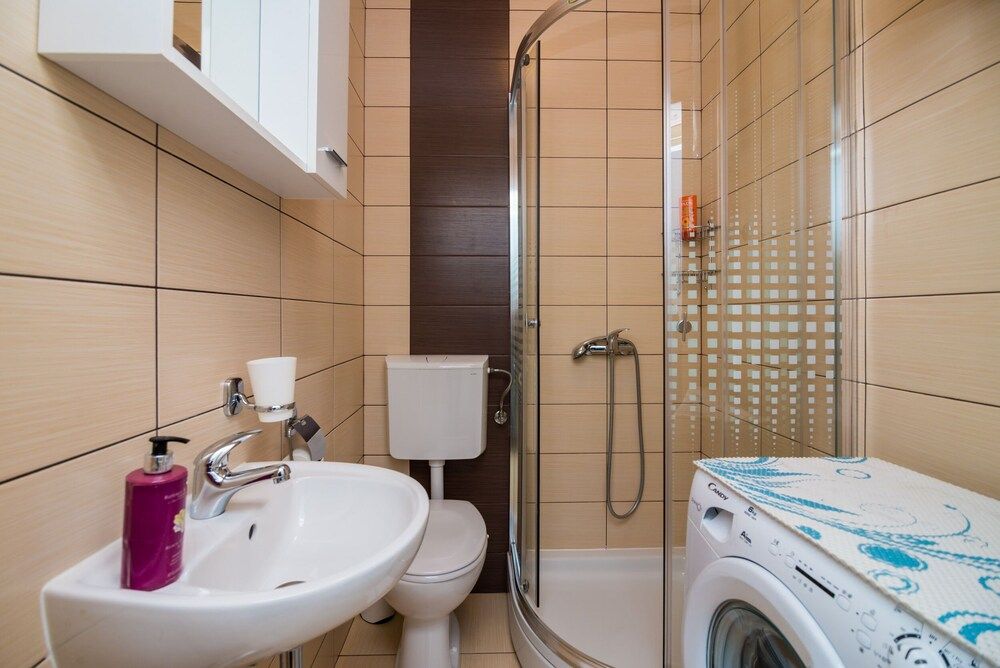 Apartment Zana Studio (Studio Apartment with Balcony) 6