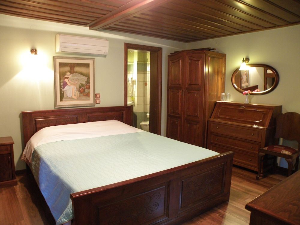 Guesthouse Sotiriou Quadruple Room 3