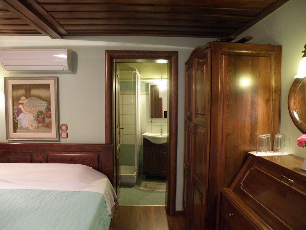 Guesthouse Sotiriou Quadruple Room 6