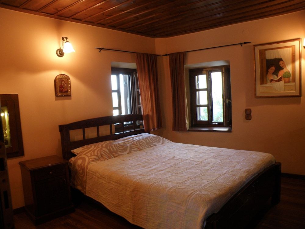 Guesthouse Sotiriou Quadruple Room 8