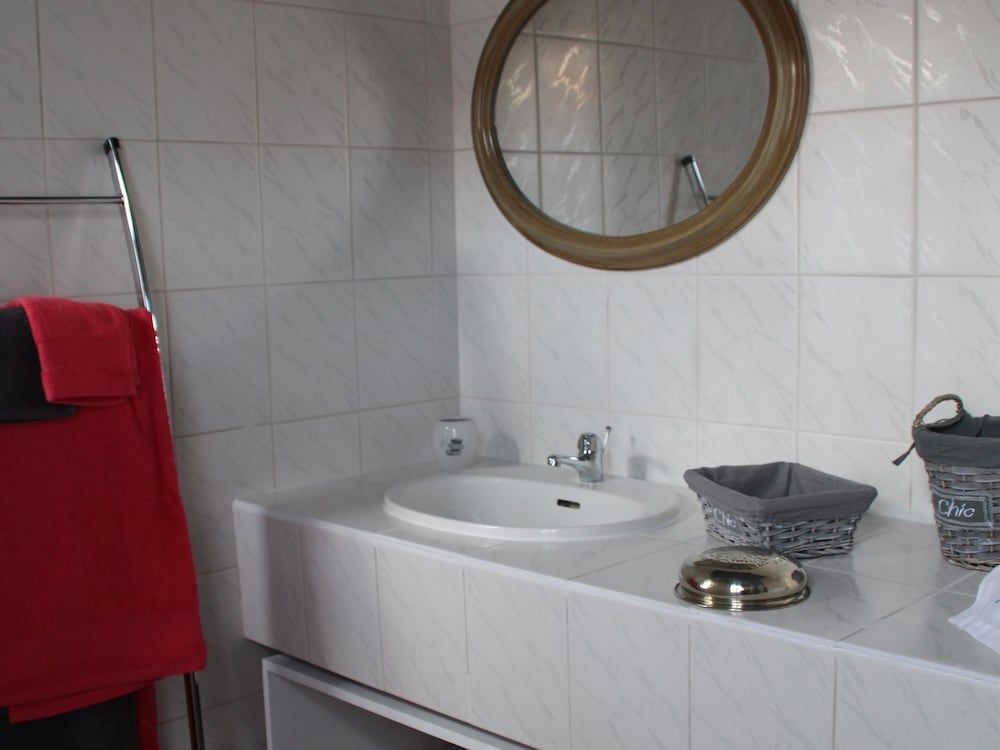 Une Chambre en Ville Standard Double or Twin Room, Terrace (2ème étage ) 4