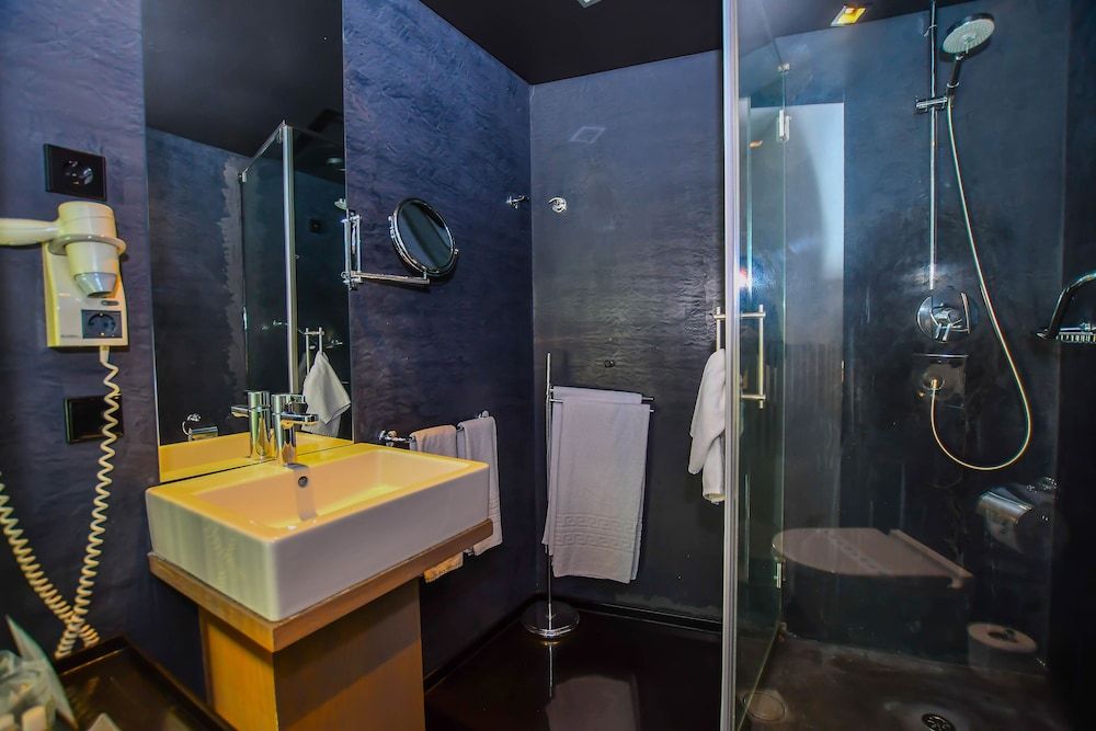 Funchal Design Hotel Single Room 3