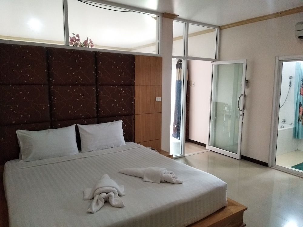 Phusuay Park View Hotel Classic Suite 2