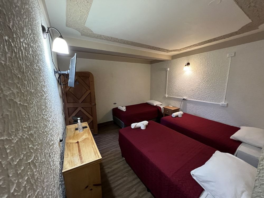 Hotel Posada don Miguel Family Triple Room 4