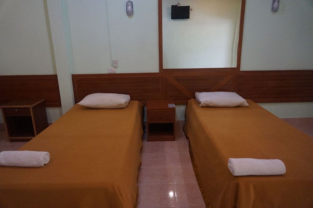 Thumneab Guesthouse Standard Twin Room, 2 Twin Beds, Non Smoking 6
