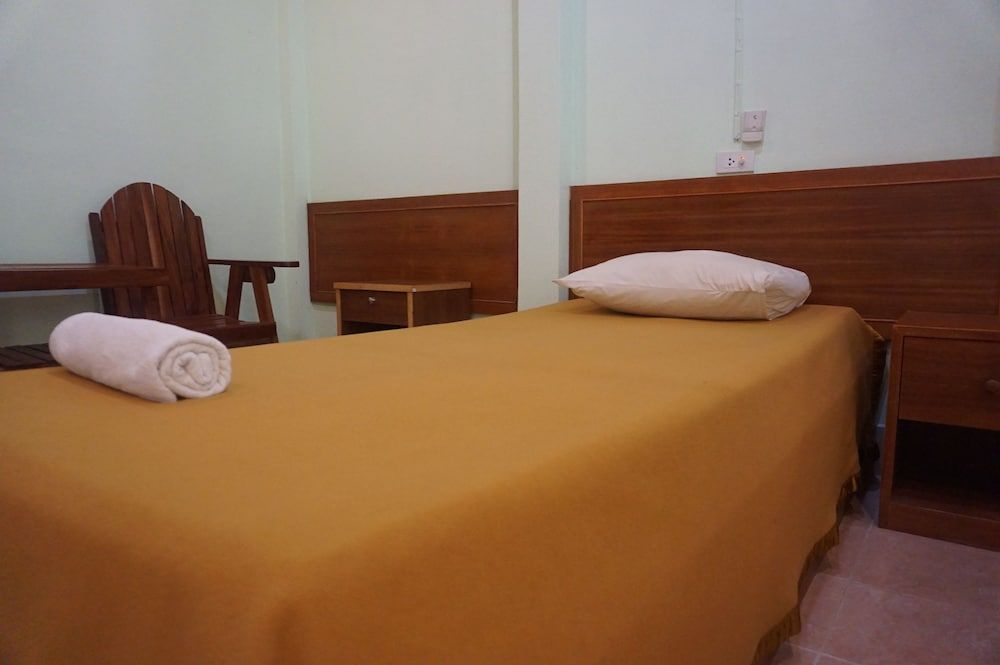 Thumneab Guesthouse Standard Twin Room, 2 Twin Beds, Non Smoking 2