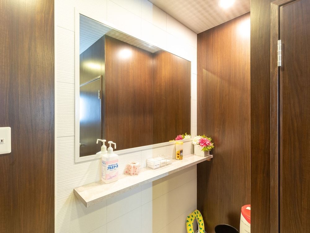 Japanese Room with Shared Washroom - Triple (Non-Smoking)