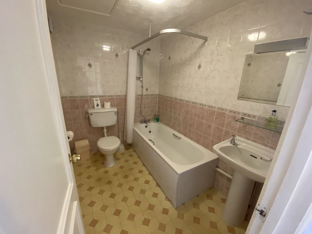 Fairhaven Hotel Deluxe Quadruple Room, Sea View 4