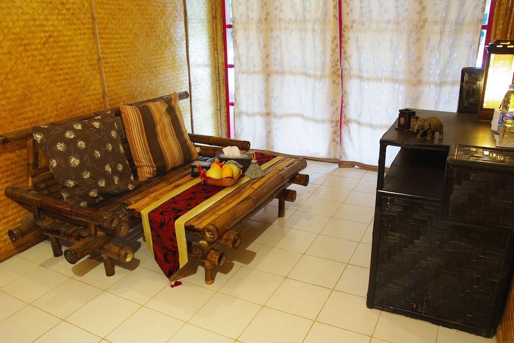 Areeya Phuree Resort Superior Room 4