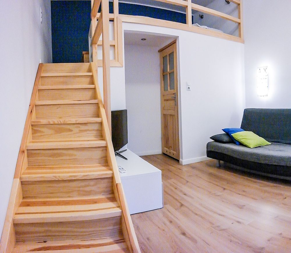 Quadruple Room, Mezzanine