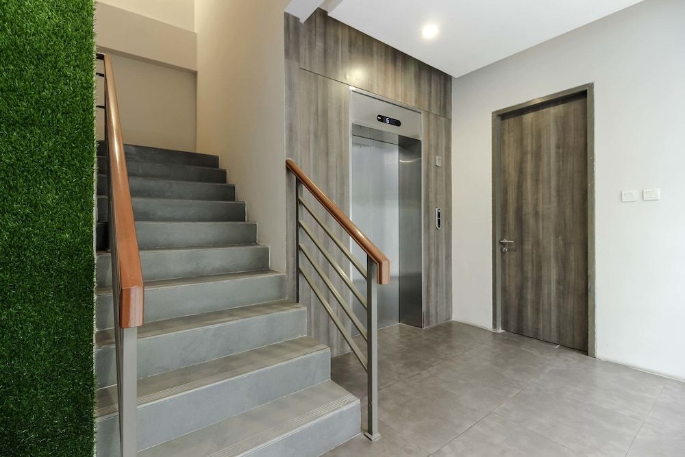 undefined RedDoorz Plus near Tebet 9