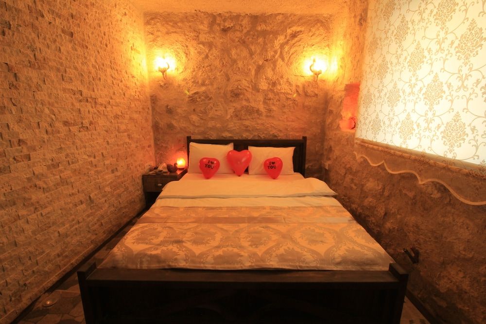 Daphne Luxury Rooms Stone Room 5