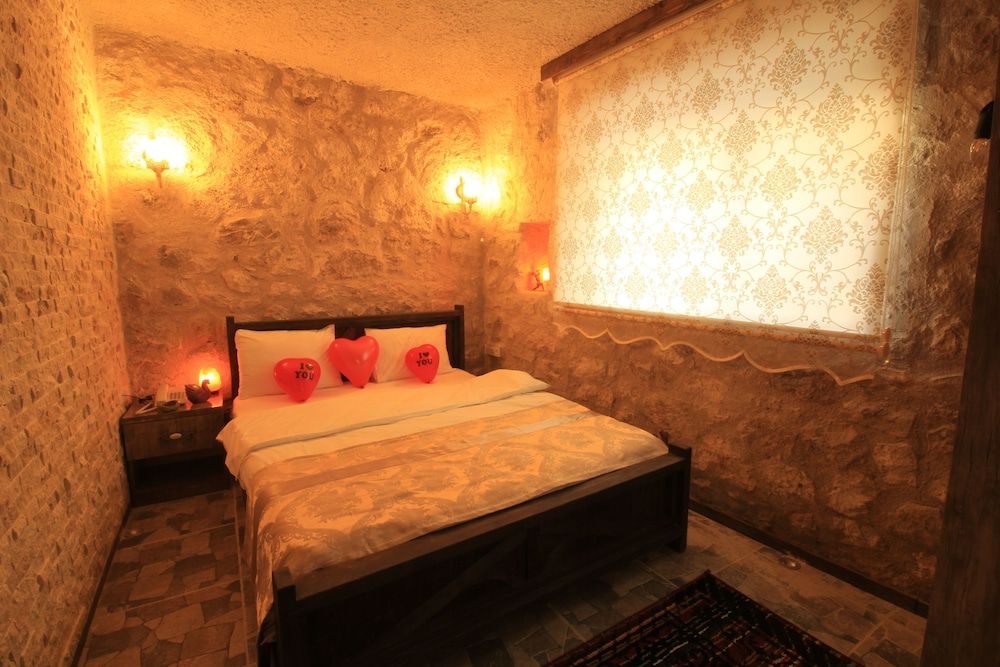 Daphne Luxury Rooms Stone Room 3