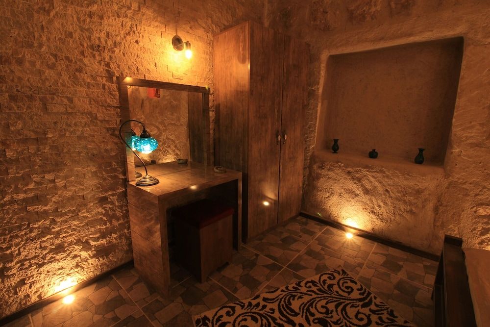 Daphne Luxury Rooms Stone Room 2