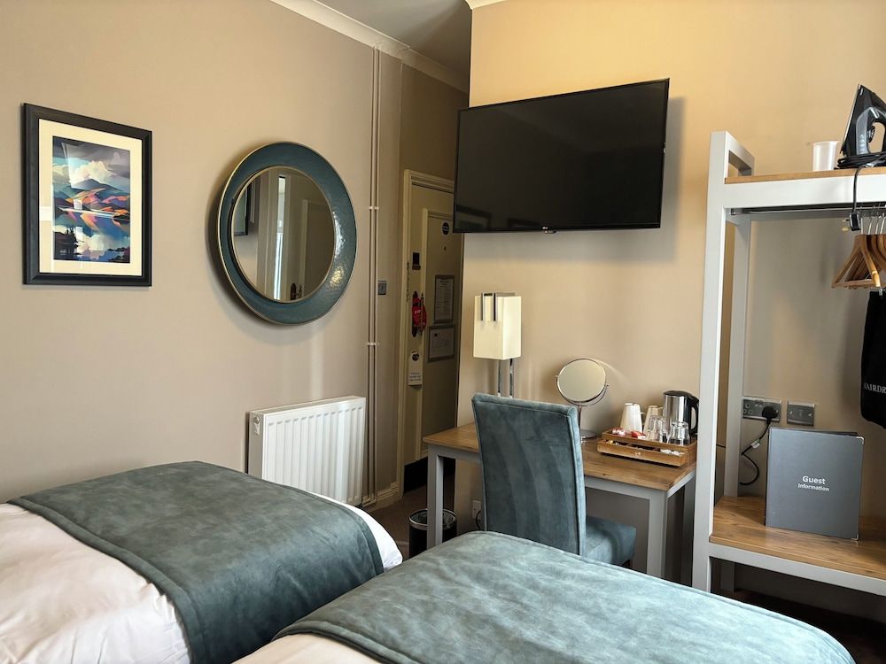 Abbey Inn Twin Room, Ensuite 7