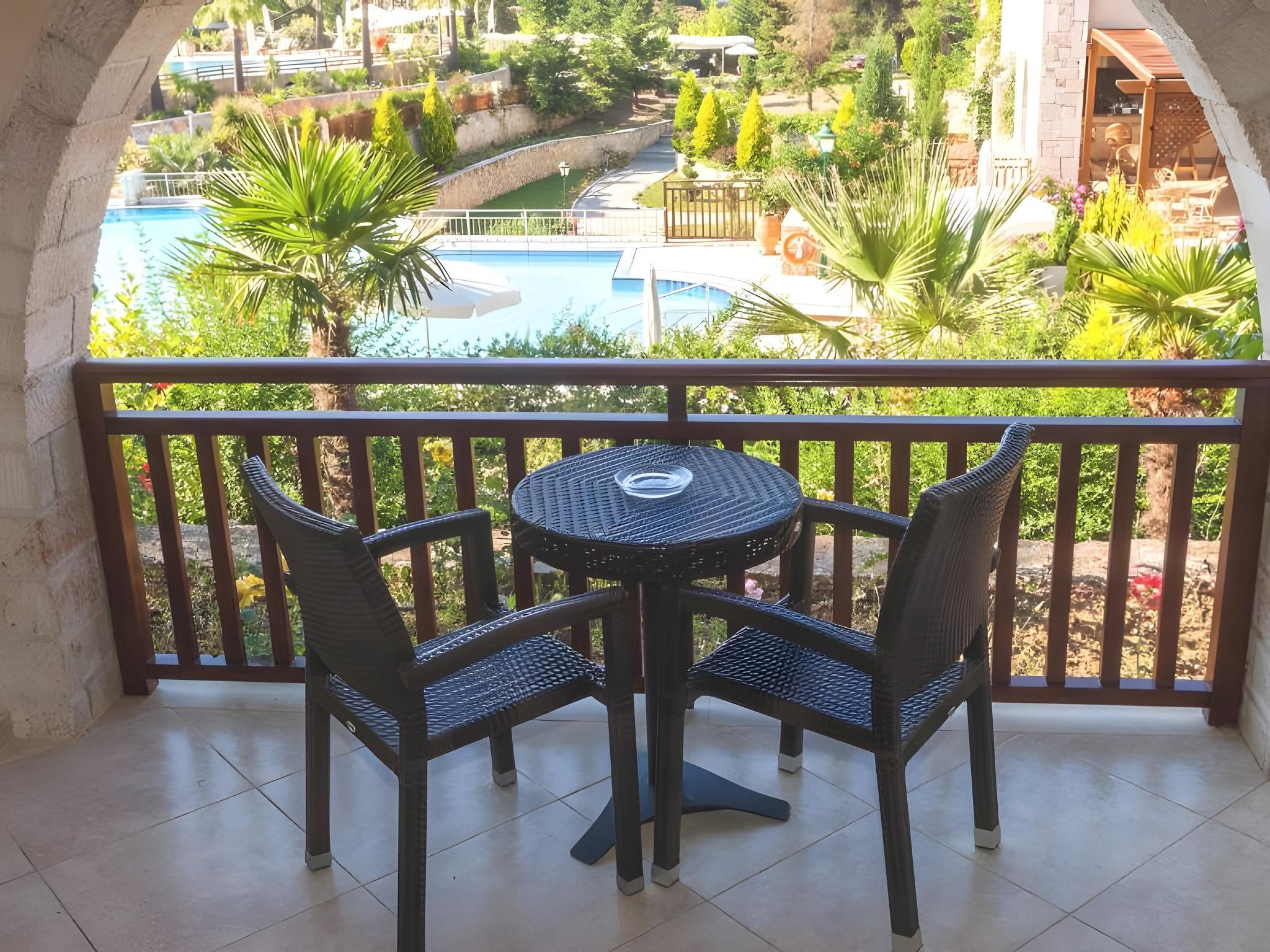 Junior Suite with Pool View