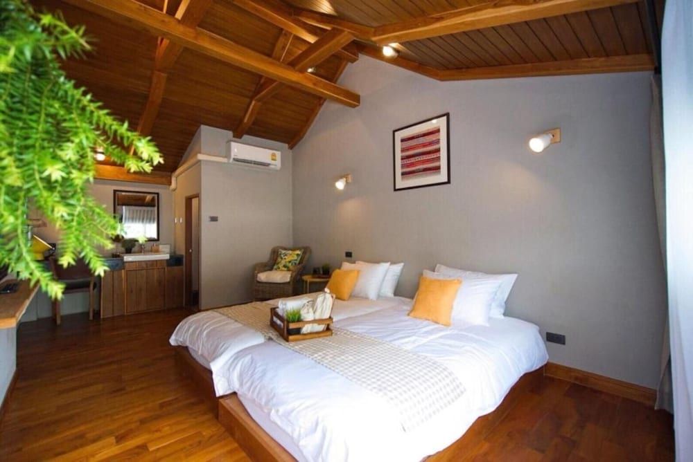 Yellow Pillow Village 