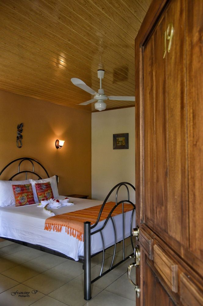 Hotel D'Lucia Standard Double Room, 1 Queen Bed, Accessible, Garden View 2