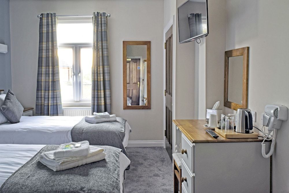 Hanbury Turn Deluxe Twin Room, Ensuite 6