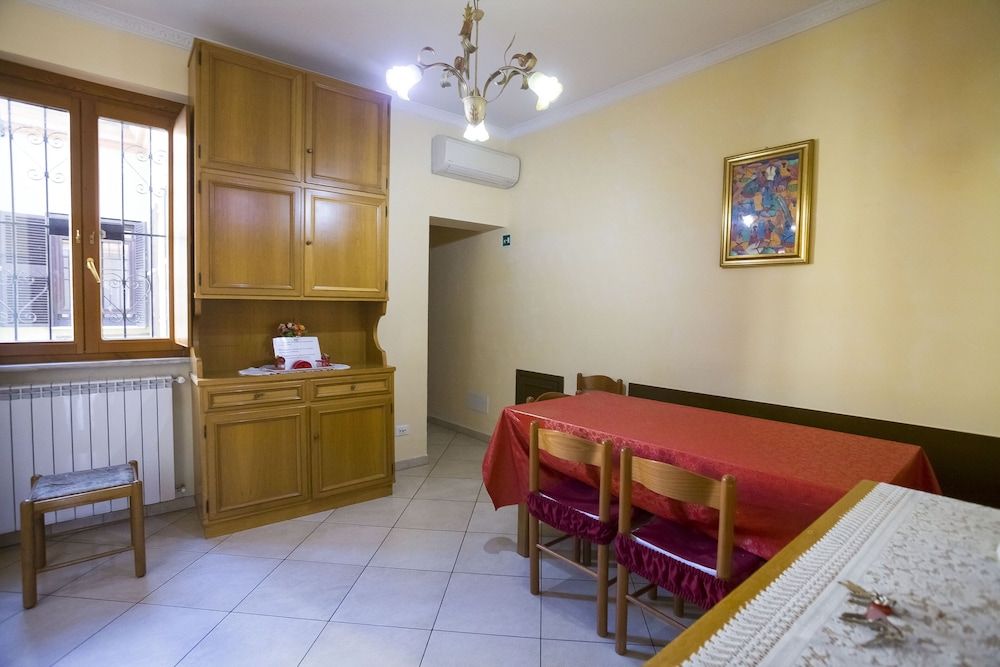 undefined Anthony House Via Villafranca 9