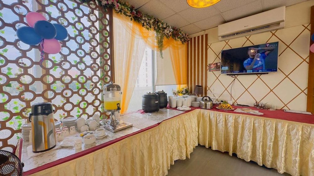 undefined Hotel Grand Circle Inn 6