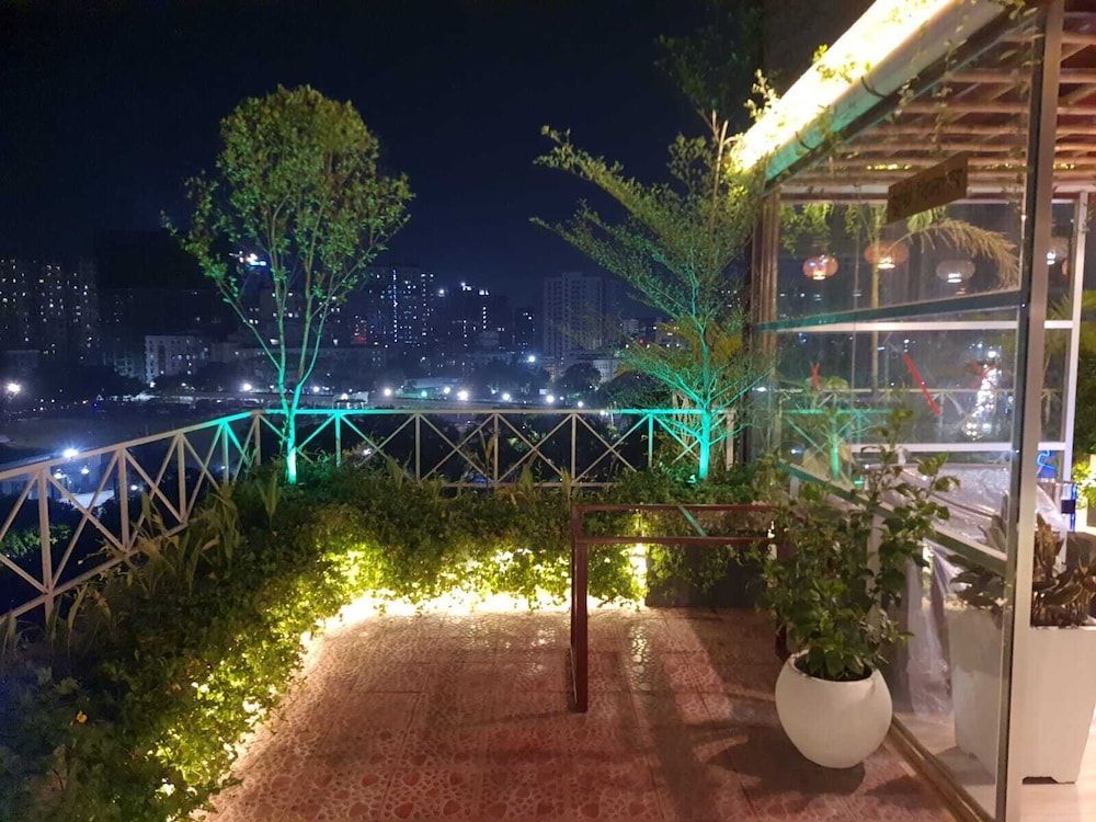 undefined Hotel Grand Circle Inn 3