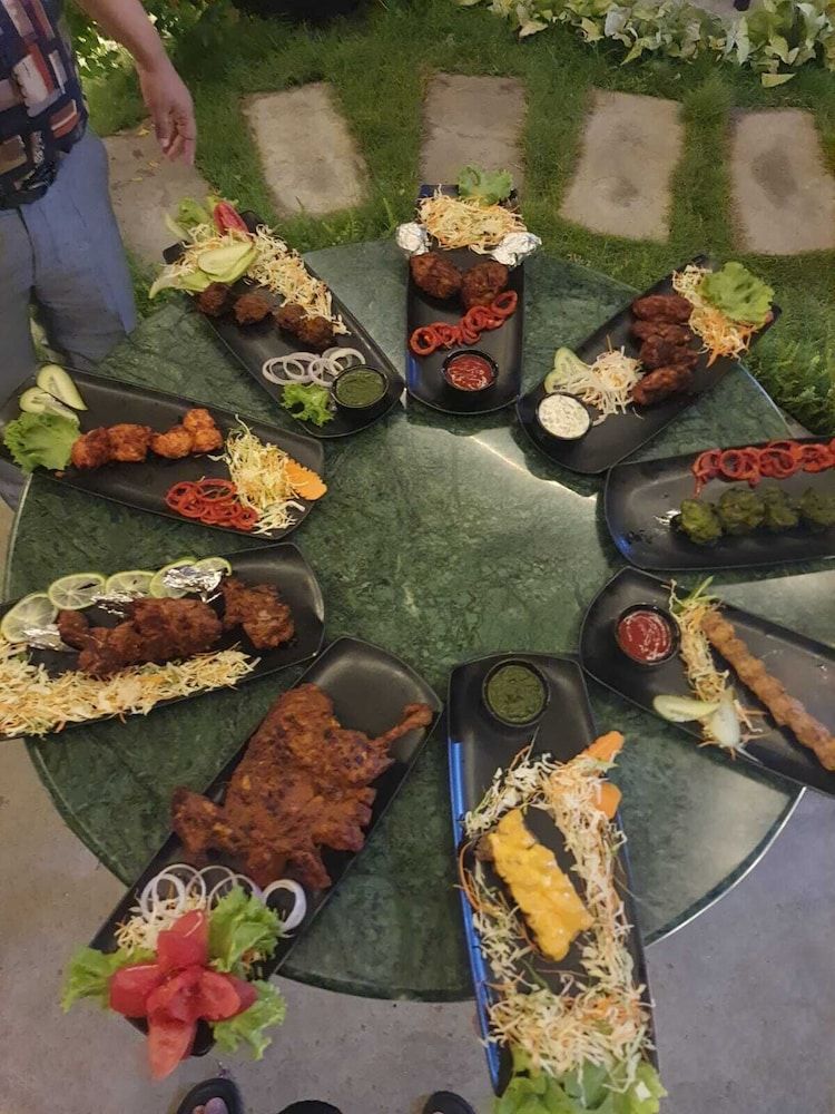 undefined Hotel Grand Circle Inn 10