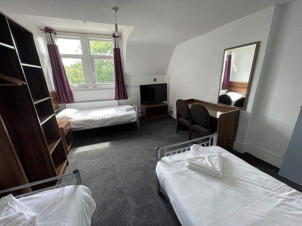 undefined OYO National Hotel 9