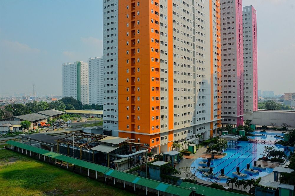 undefined Comfy Studio Green Pramuka Apartment with City View 2